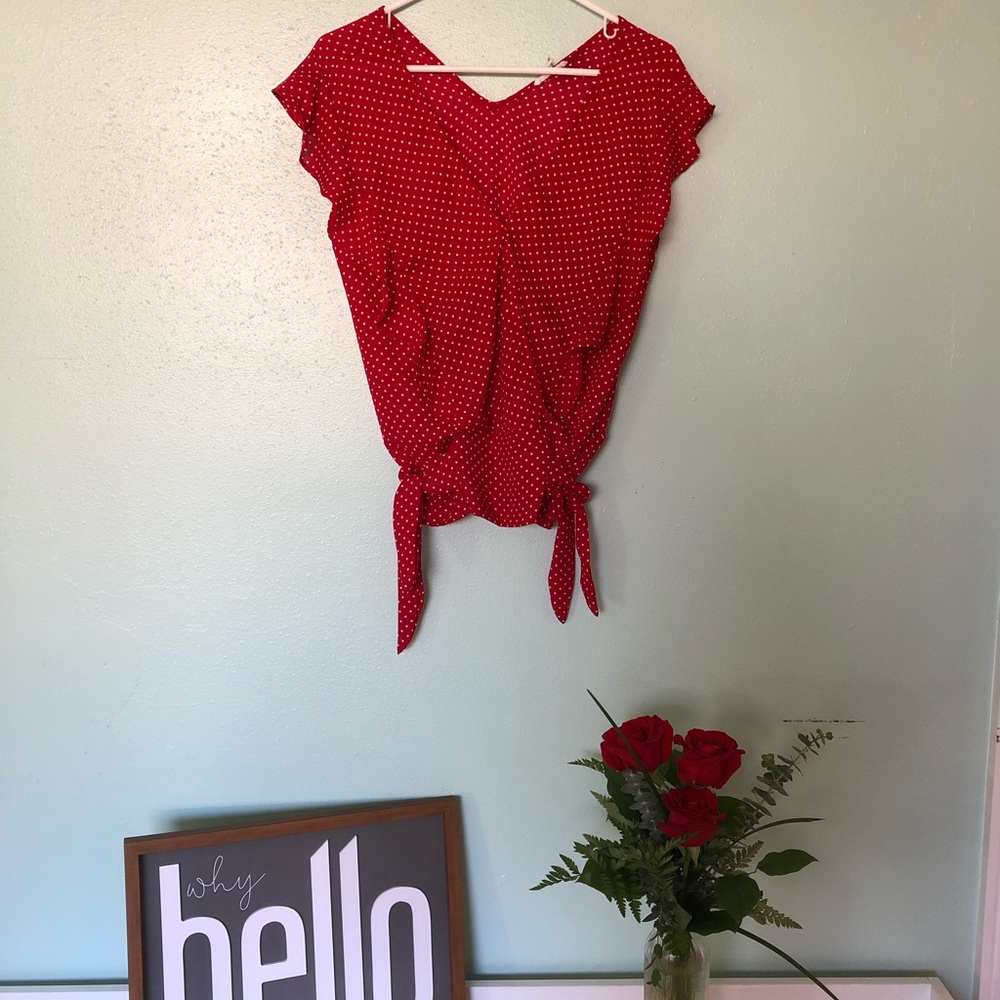 Size M red, polka dot top